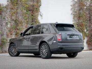 ROLLS ROYCE Cullinan Black Badge