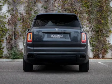 ROLLS ROYCE Cullinan Black Badge