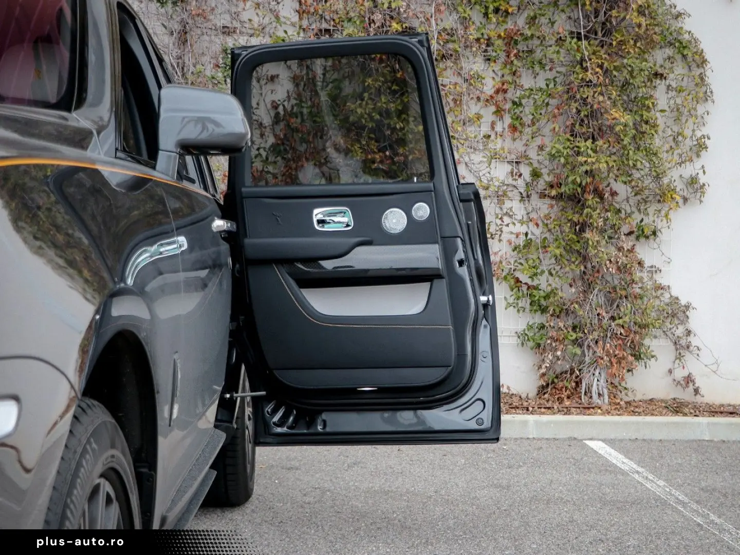 ROLLS ROYCE Cullinan Black Badge