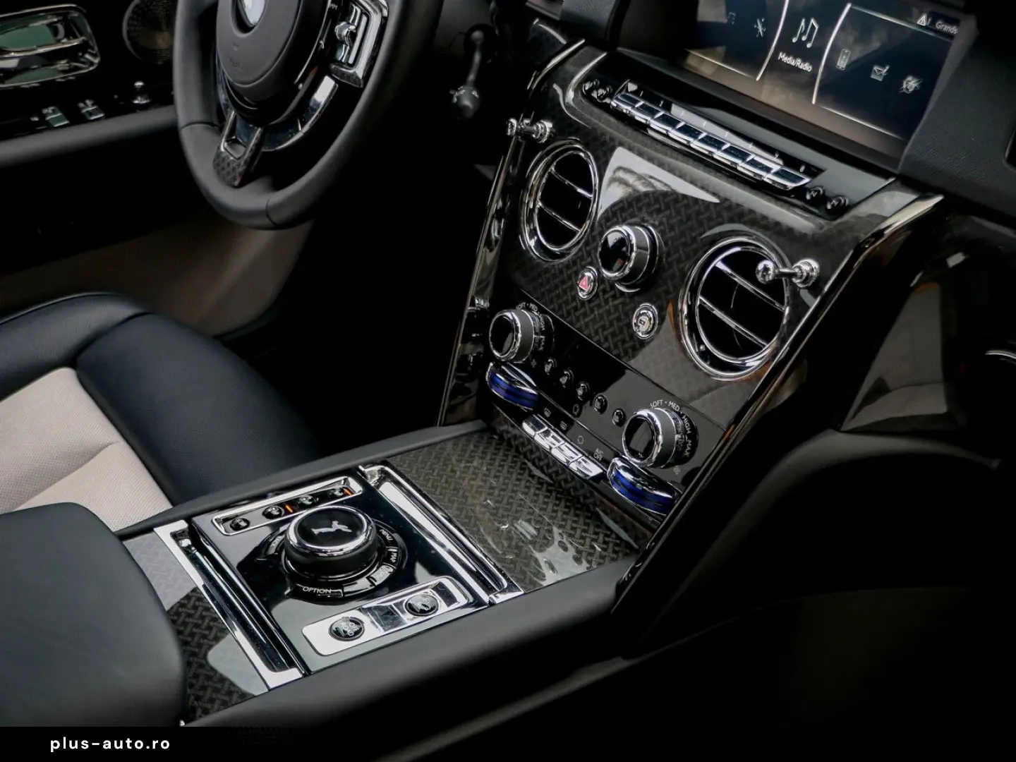 ROLLS ROYCE Cullinan Black Badge