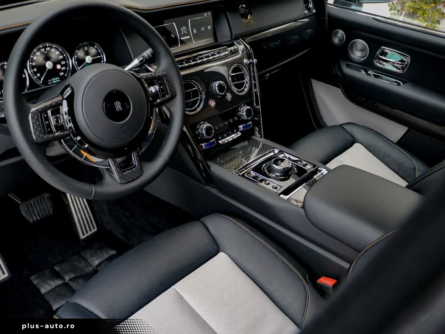 ROLLS ROYCE Cullinan Black Badge