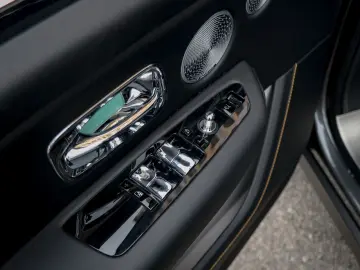 ROLLS ROYCE Cullinan Black Badge