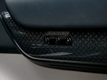 ROLLS ROYCE Cullinan Black Badge