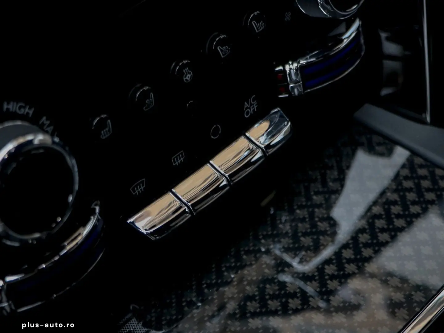 ROLLS ROYCE Cullinan Black Badge