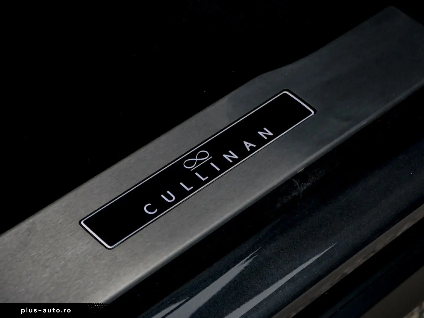 ROLLS ROYCE Cullinan Black Badge
