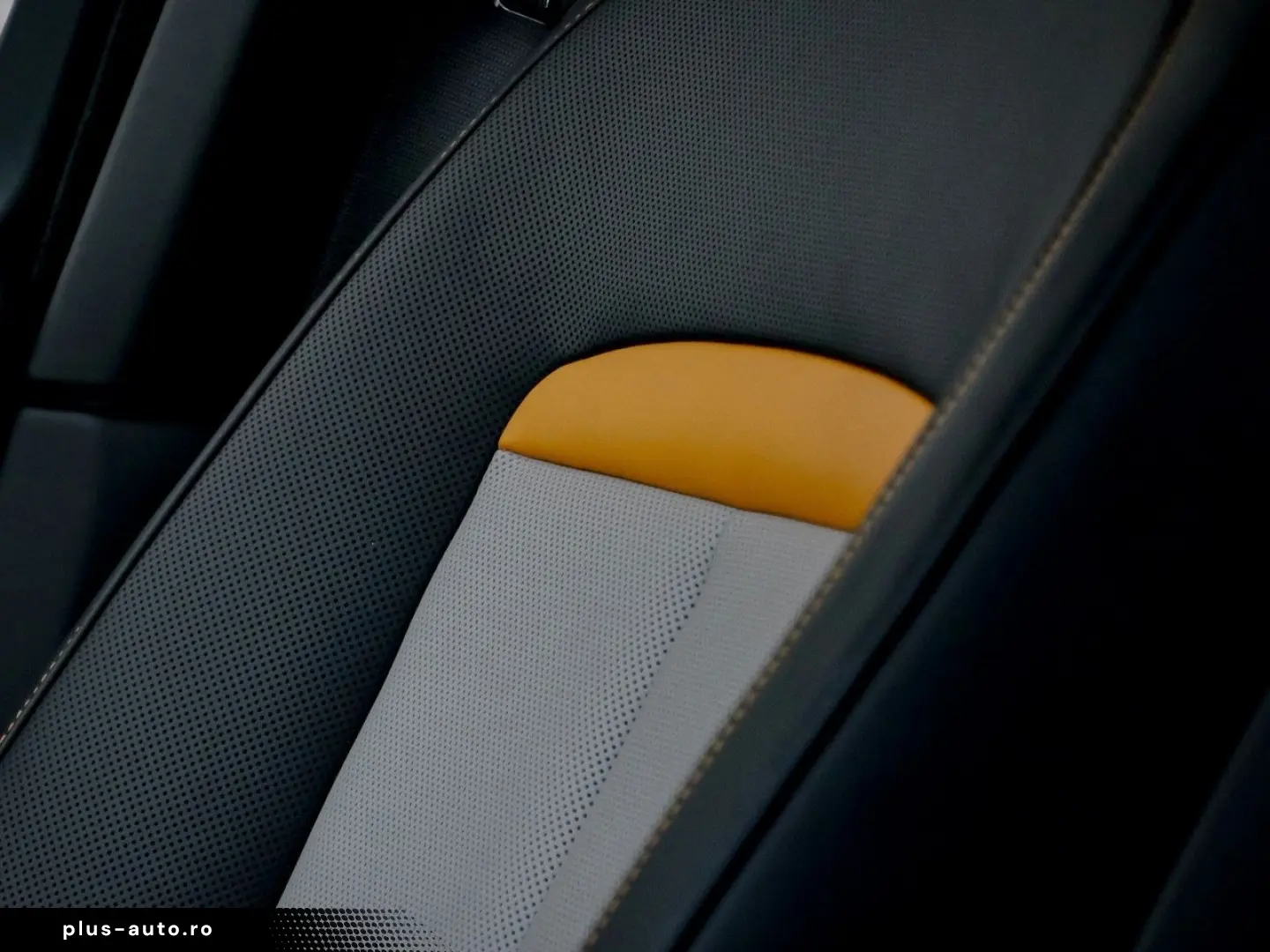 ROLLS ROYCE Cullinan Black Badge