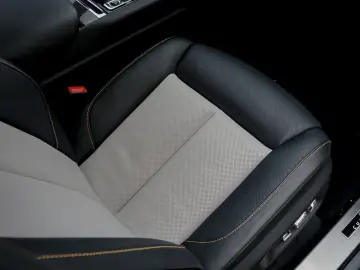 ROLLS ROYCE Cullinan Black Badge