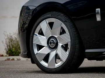 ROLLS ROYCE Spectre Silver Badge