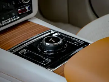 ROLLS ROYCE Spectre Silver Badge