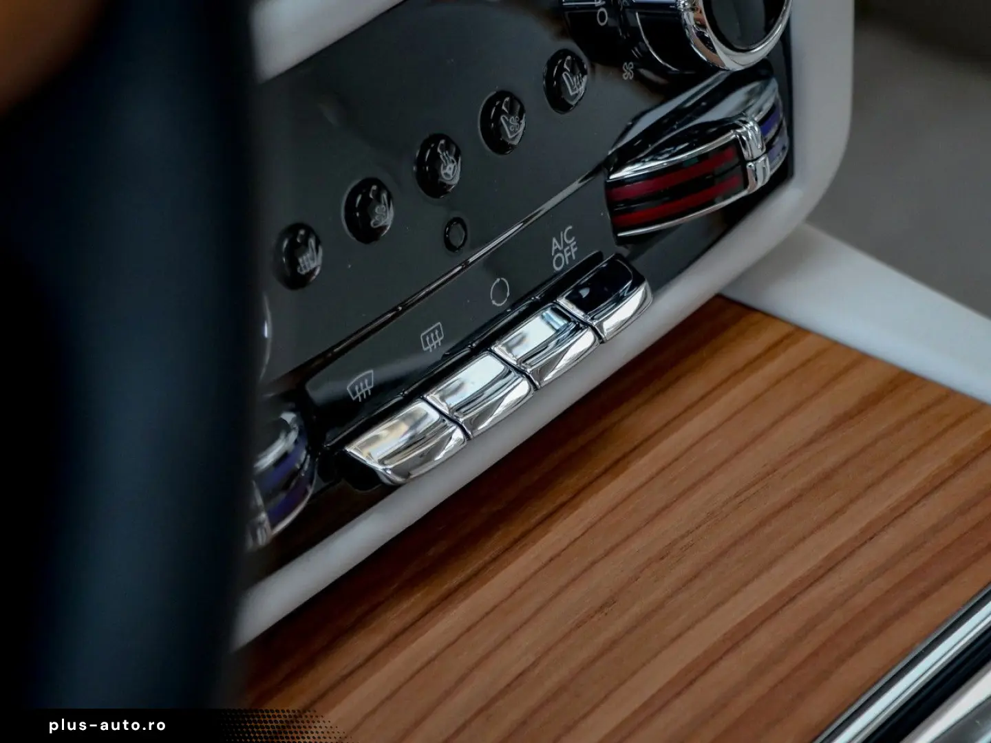 ROLLS ROYCE Spectre Silver Badge