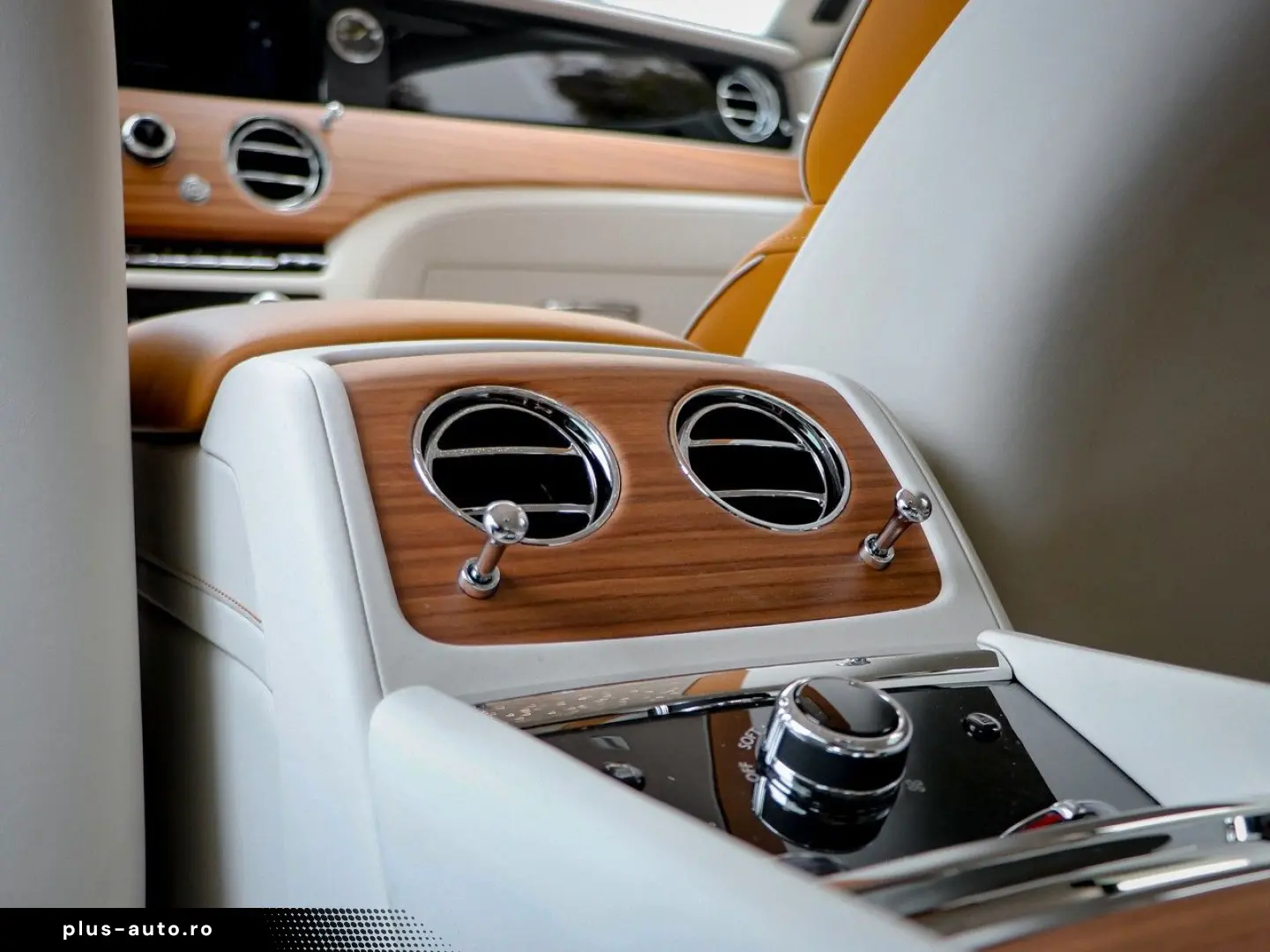 ROLLS ROYCE Spectre Silver Badge