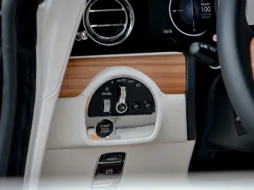 ROLLS ROYCE Spectre Silver Badge