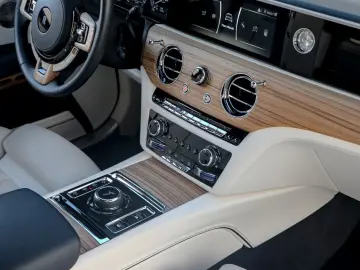 ROLLS ROYCE Ghost -