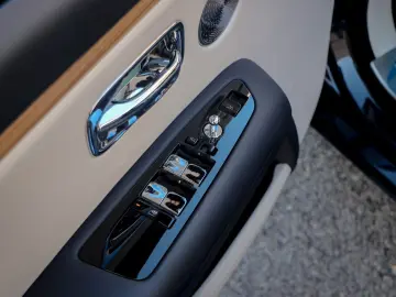 ROLLS ROYCE Ghost -