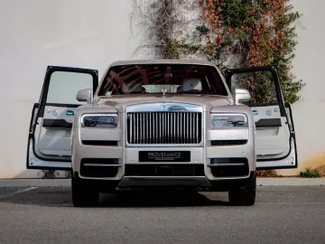 ROLLS ROYCE Cullinan -