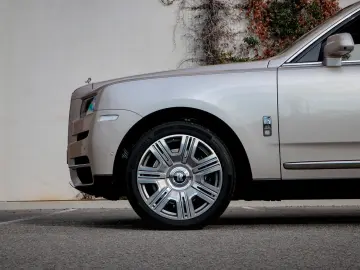 ROLLS ROYCE Cullinan -