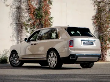 ROLLS ROYCE Cullinan -