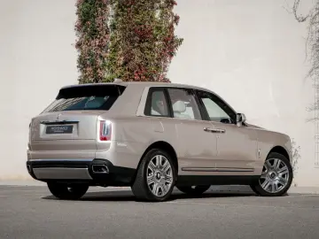 ROLLS ROYCE Cullinan -