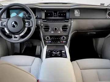 ROLLS ROYCE Cullinan -