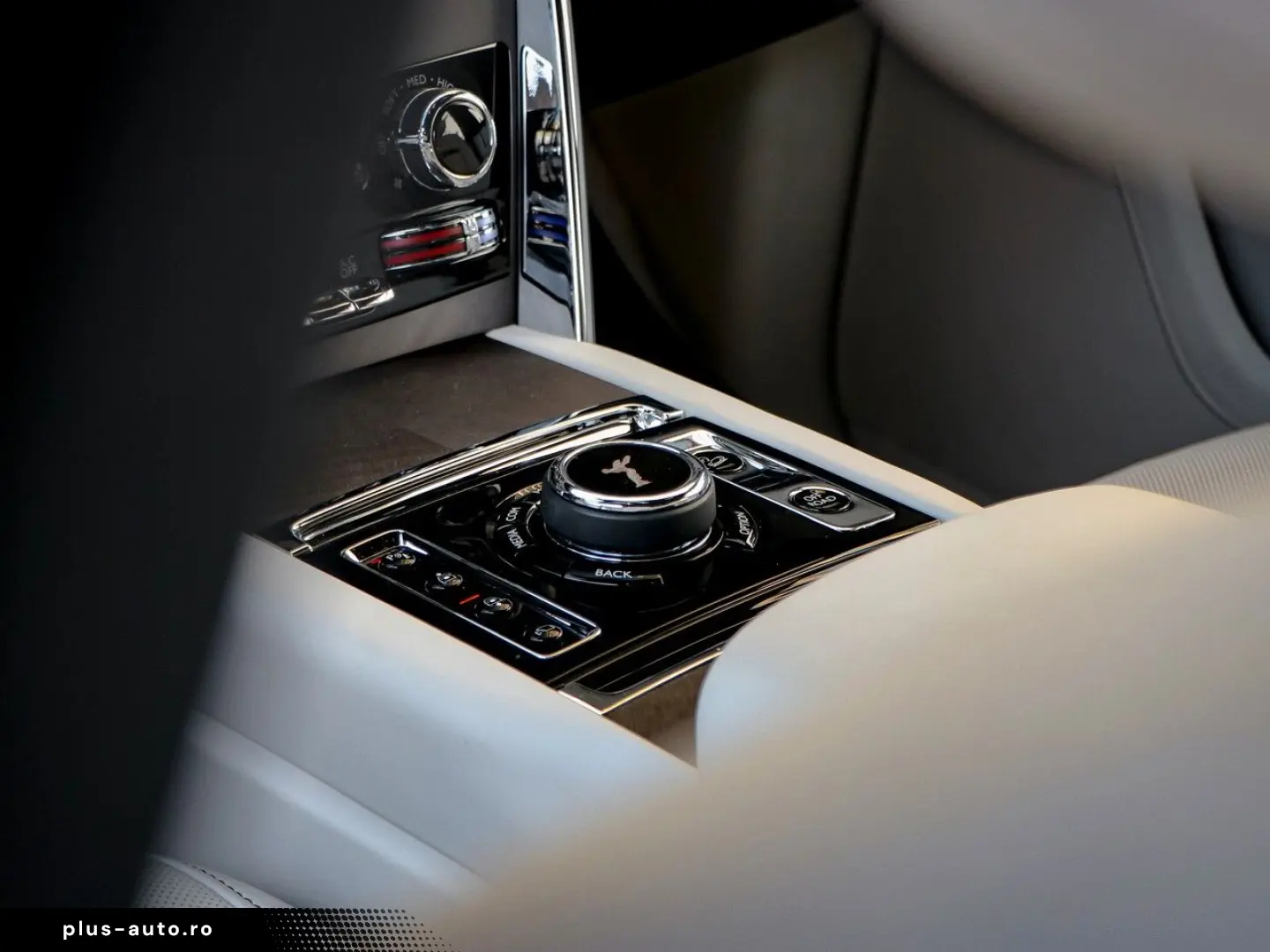 ROLLS ROYCE Cullinan -