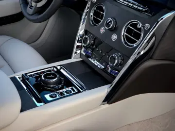 ROLLS ROYCE Cullinan -