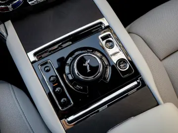 ROLLS ROYCE Cullinan -