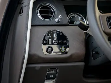 ROLLS ROYCE Cullinan -