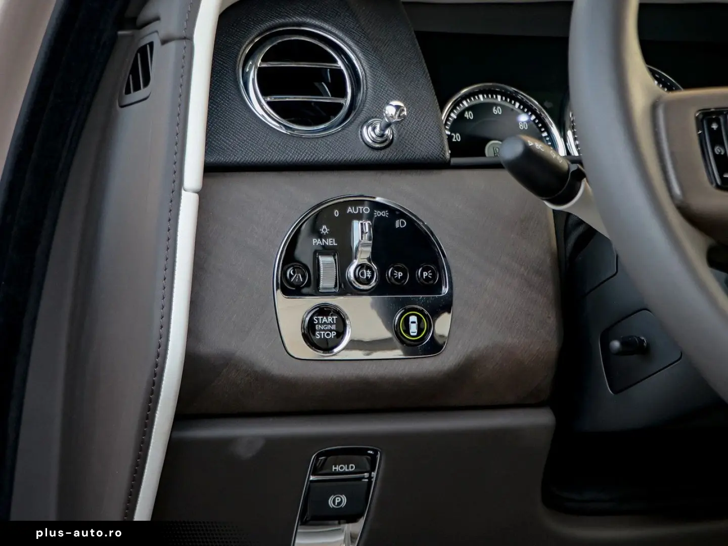 ROLLS ROYCE Cullinan -