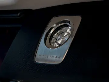 ROLLS ROYCE Cullinan -