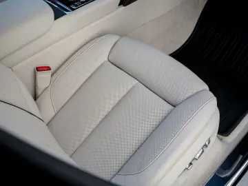 ROLLS ROYCE Cullinan -