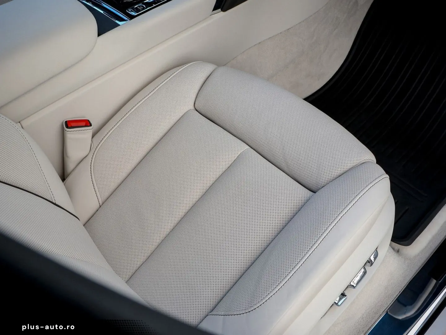 ROLLS ROYCE Cullinan -