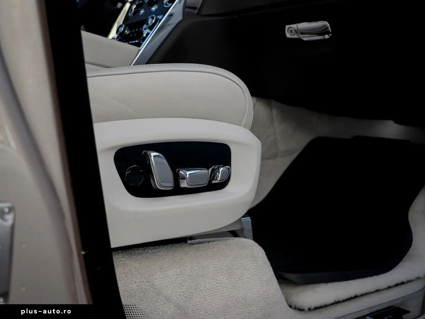 ROLLS ROYCE Cullinan -