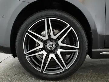 MERCEDES-BENZ V 300 d 4M lang Avantgarde AMG 8S Pano&hellip;
