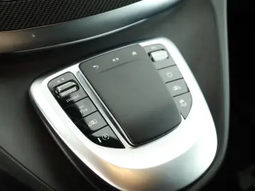 MERCEDES-BENZ V 300 d 4M lang Avantgarde AMG 8S Pano&hellip;