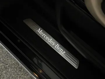 MERCEDES-BENZ V 300 d 4M lang Avantgarde AMG 8S Pano&hellip;