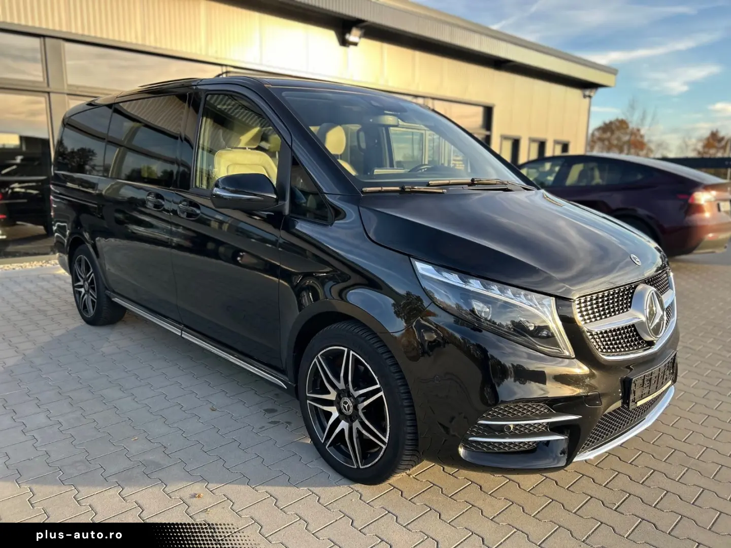 MERCEDES-BENZ V300d 4M Lang AMG - 8S-2xEl.Tür-Pano-3&hellip;