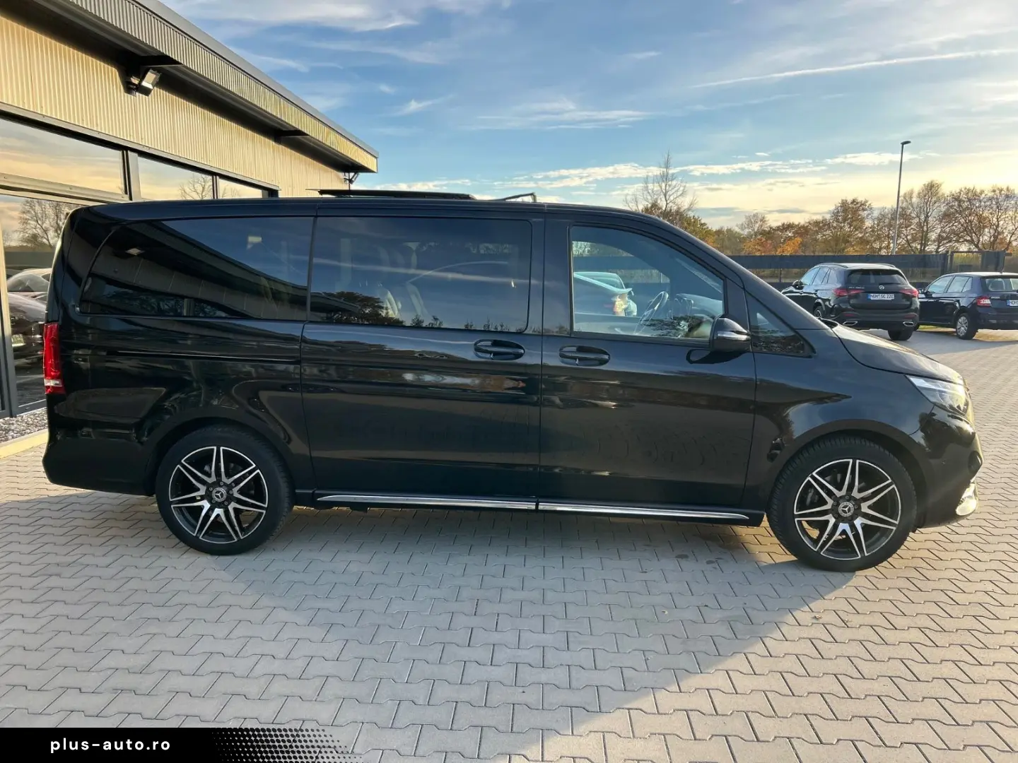 MERCEDES-BENZ V300d 4M Lang AMG - 8S-2xEl.Tür-Pano-3&hellip;