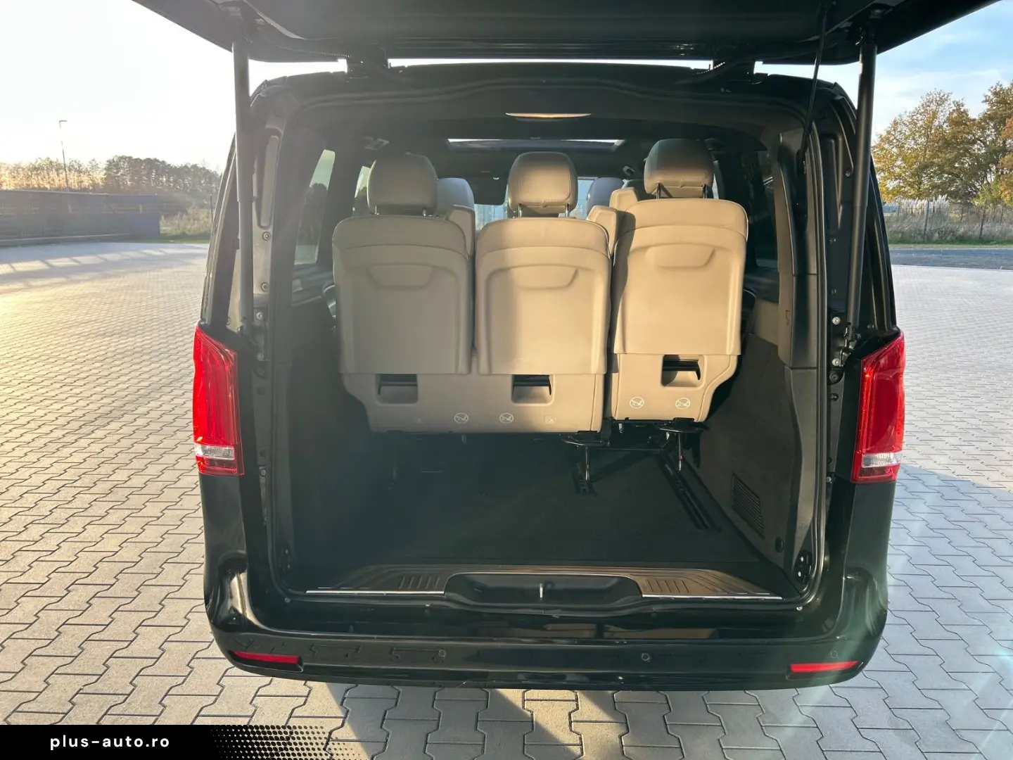 MERCEDES-BENZ V300d 4M Lang AMG - 8S-2xEl.Tür-Pano-3&hellip;