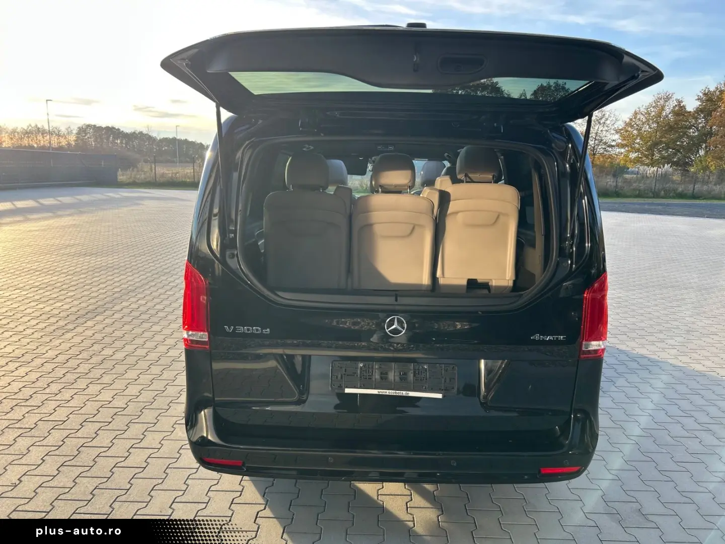 MERCEDES-BENZ V300d 4M Lang AMG - 8S-2xEl.Tür-Pano-3&hellip;