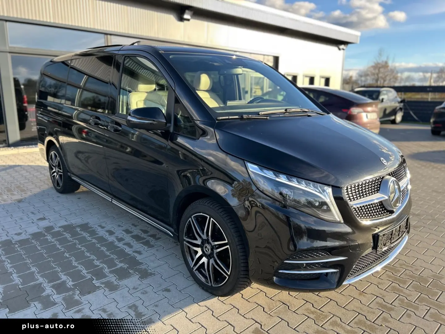 MERCEDES-BENZ V300d 4M Lang AMG -7S-2xEl.Tür-Pano-360K-19Zo