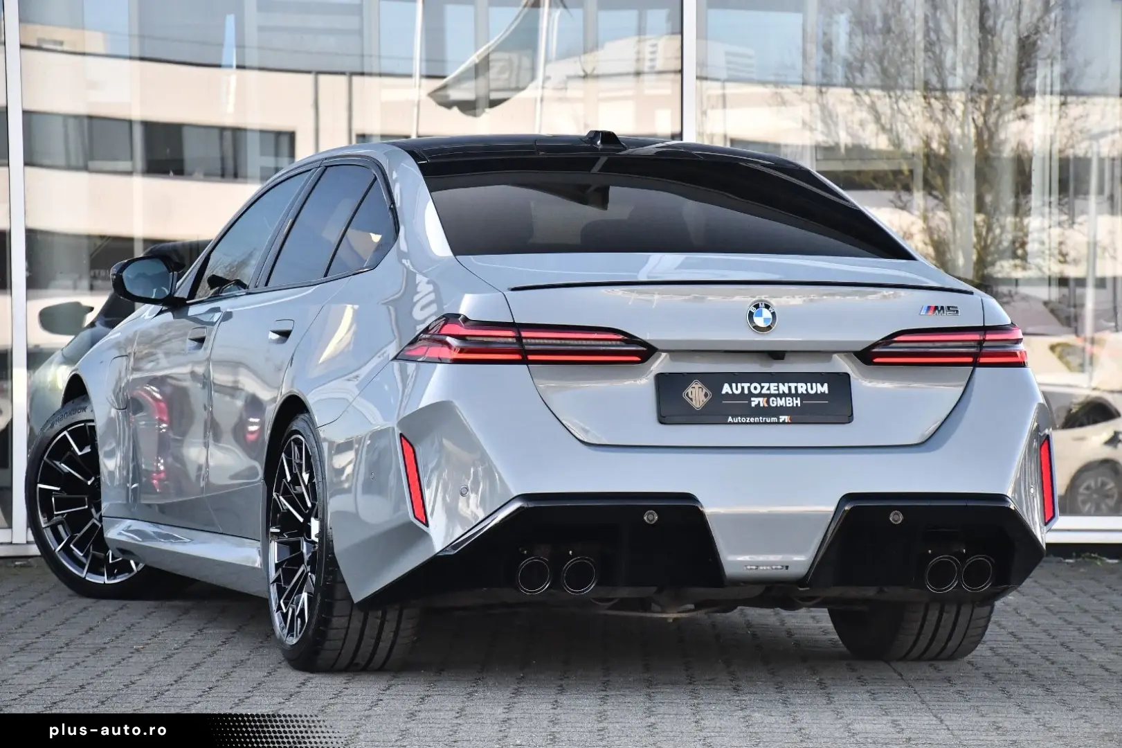 BMW M5 Lim Carbon Drivelogic B&W Individual Merino