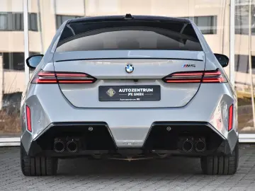 BMW M5 Lim Carbon Drivelogic B&W Individual Merino