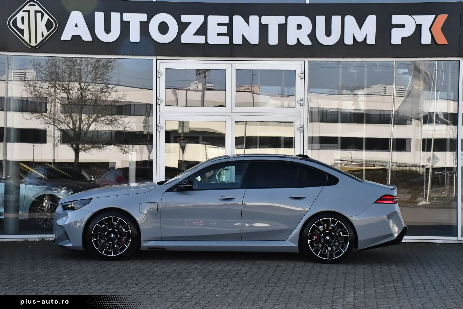 BMW M5 Lim Carbon Drivelogic B&W Individual Merino