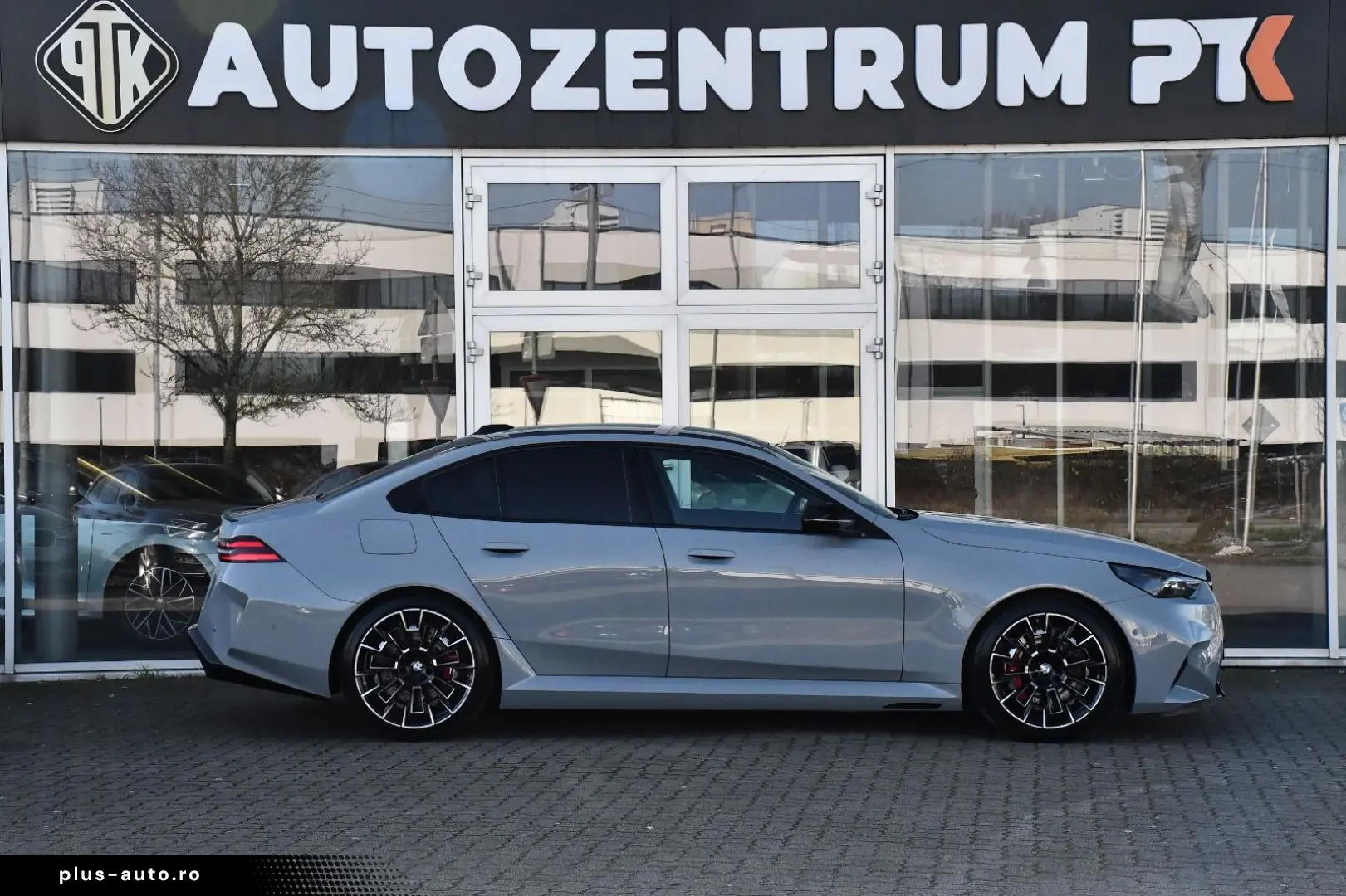 BMW M5 Lim Carbon Drivelogic B&W Individual Merino