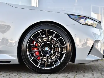 BMW M5 Lim Carbon Drivelogic B&W Individual Merino