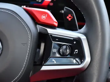 BMW M5 Lim Carbon Drivelogic B&W Individual Merino