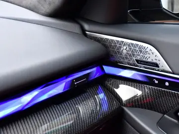 BMW M5 Lim Carbon Drivelogic B&W Individual Merino