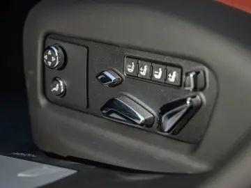 BENTLEY Flying Spur Mulliner   BESPOKE 2-Tone