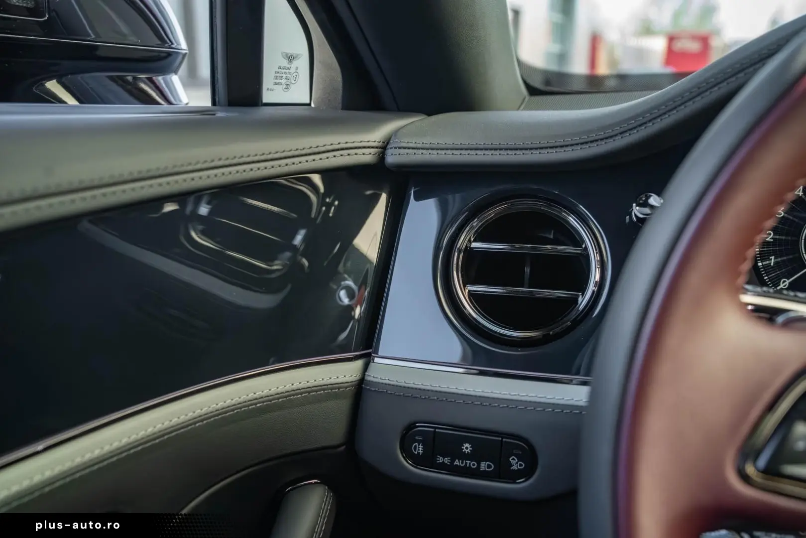 BENTLEY Flying Spur Mulliner   BESPOKE 2-Tone