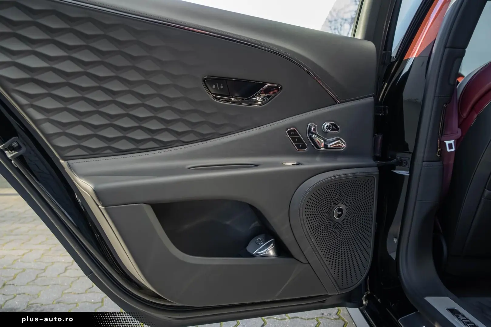 BENTLEY Flying Spur Mulliner   BESPOKE 2-Tone